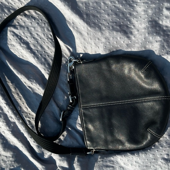 Black leather Coach Top-Zip Crossbody - Picture 4 of 7